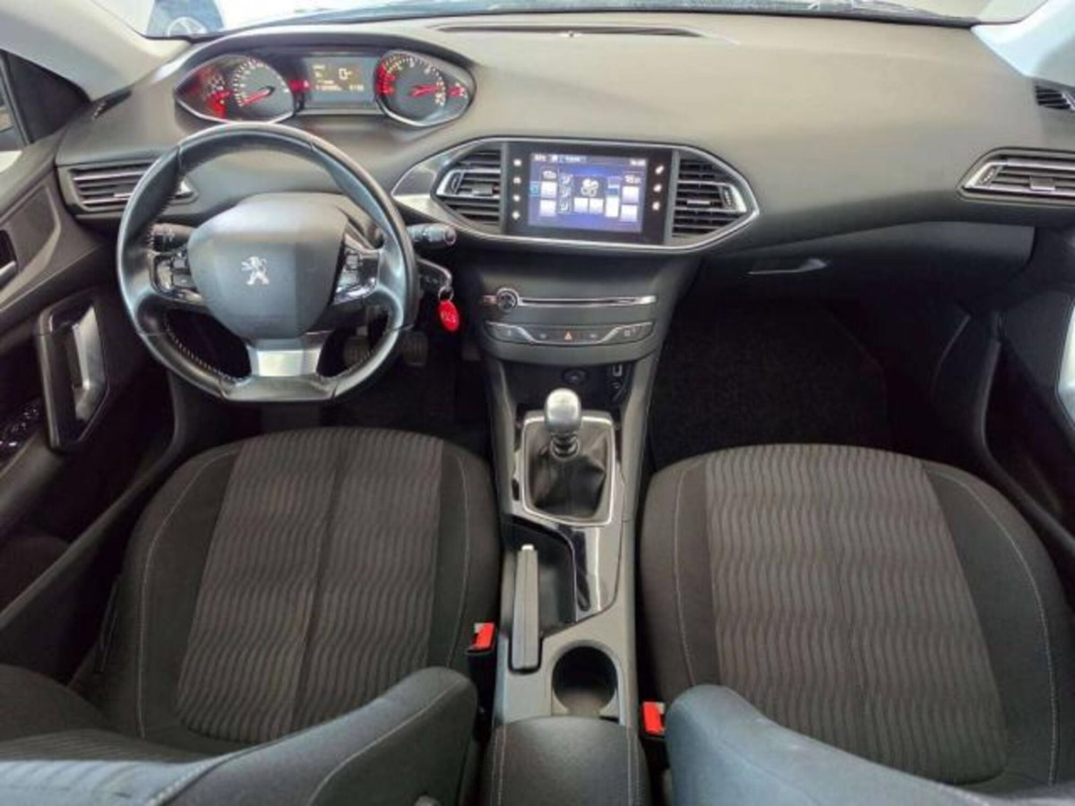 Peugeot 308 BlueHDi 120 S&S Allure (7)