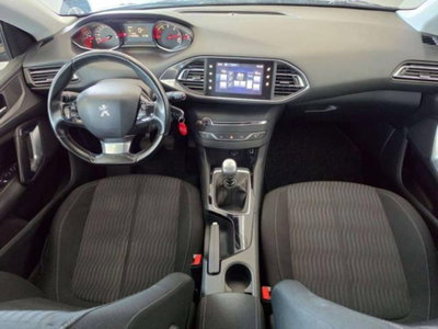 Peugeot 308 BlueHDi 120 S&S Allure (7)