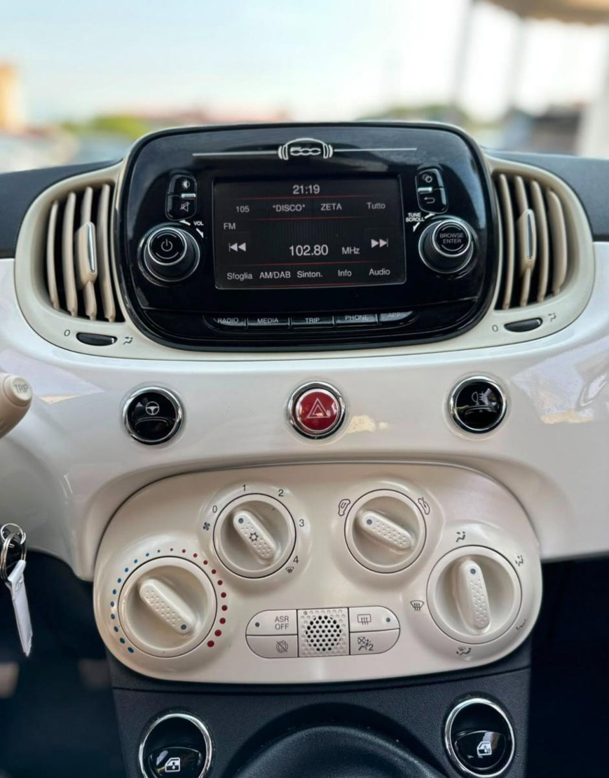 Fiat 500 1.0 Hybrid Connect (15)