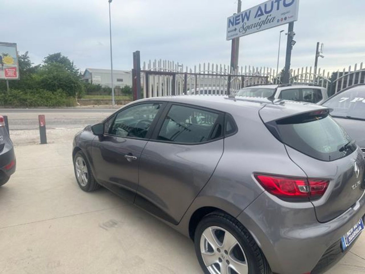 Renault Clio 1.5 dCi 8V 75CV 5 porte Costume National (4)