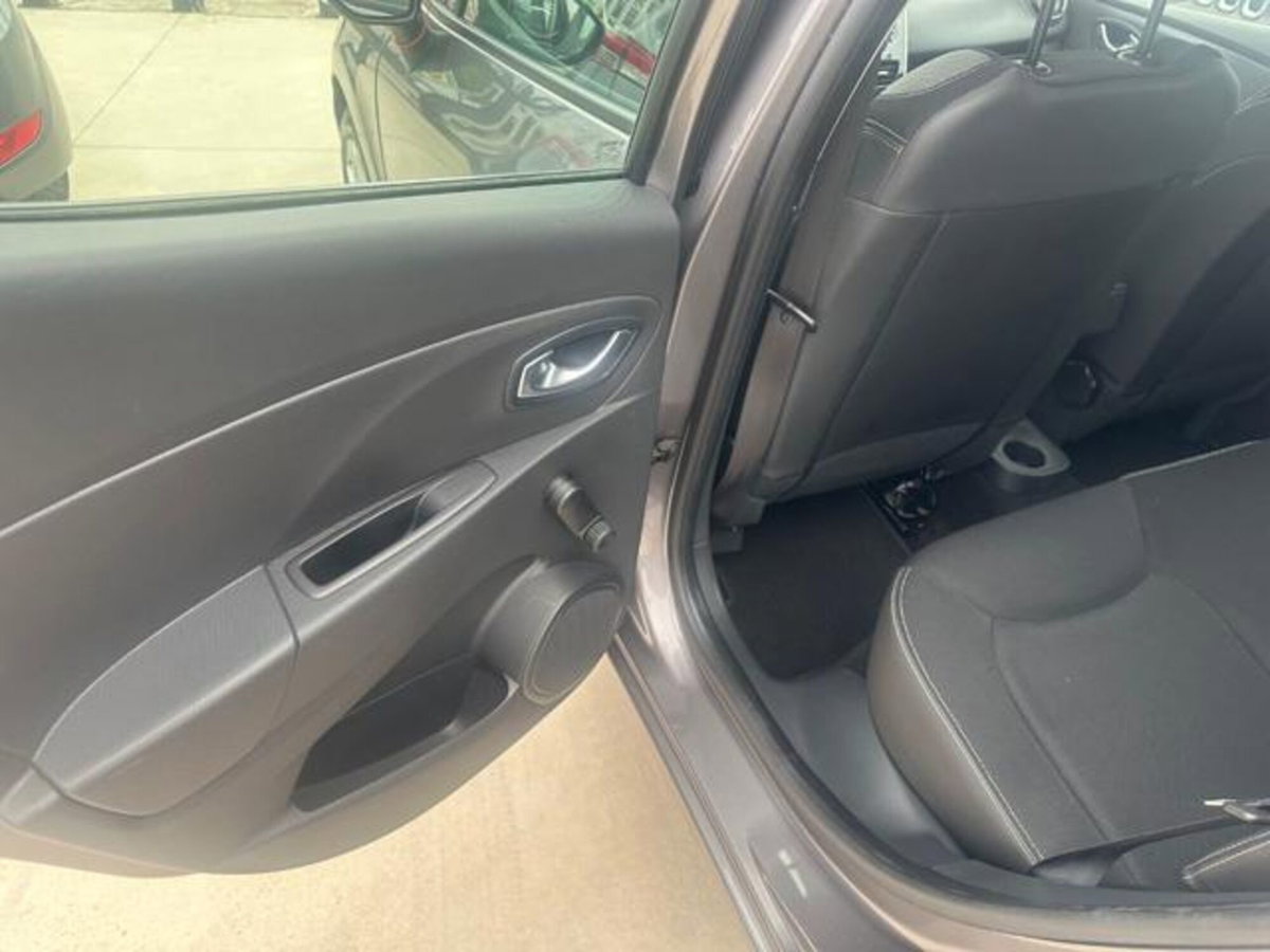 Renault Clio 1.5 dCi 8V 75CV 5 porte Costume National (9)