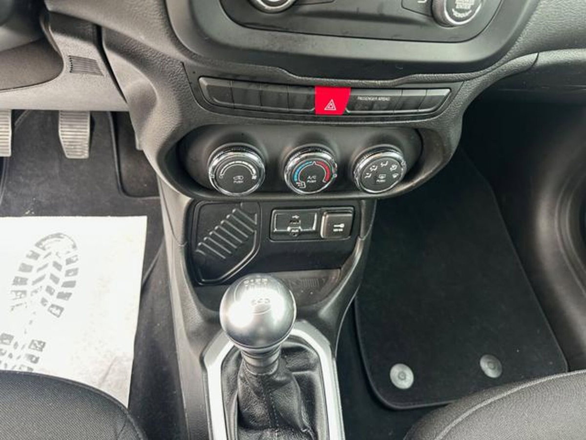 Jeep Renegade 1.6 Mjt 120 CV Longitude (17)