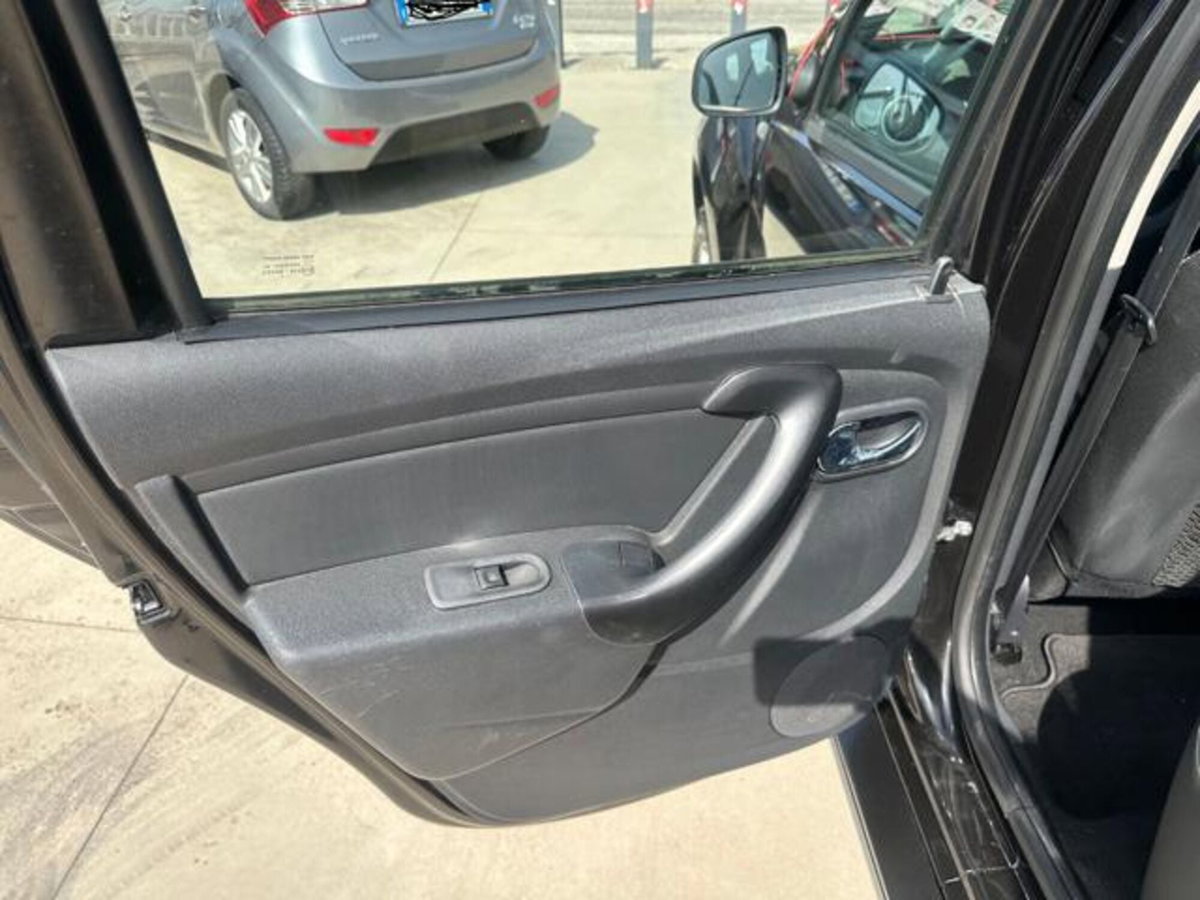 Dacia Duster 1.5 dCi 110CV 4x2 Lauréate N1 (11)