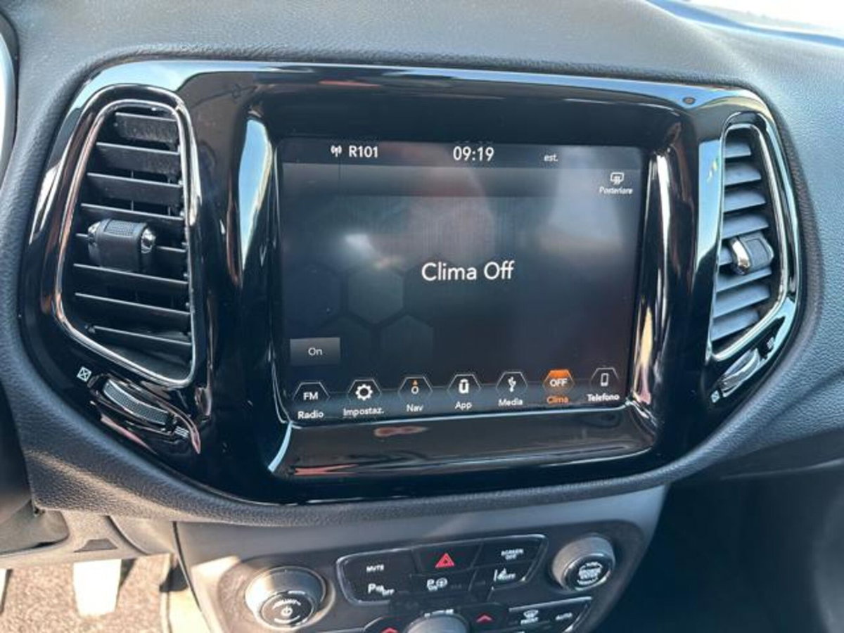 Jeep Compass 1.6 Multijet II 2WD Limited (19)
