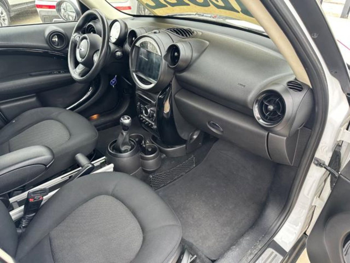 MINI Mini Countryman 1.6 Cooper D Countryman (18)
