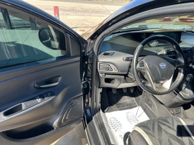 Lancia Ypsilon 1.2 69 CV 5 porte GPL Gold Plus (12)