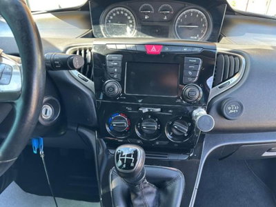 Lancia Ypsilon 1.2 69 CV 5 porte GPL Gold Plus (18)