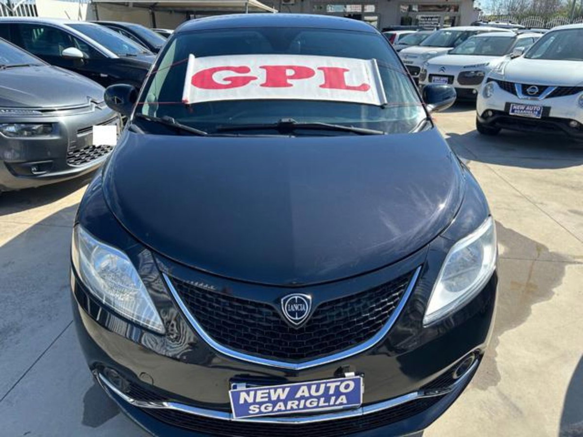 Lancia Ypsilon 1.2 69 CV 5 porte GPL Gold Plus (2)