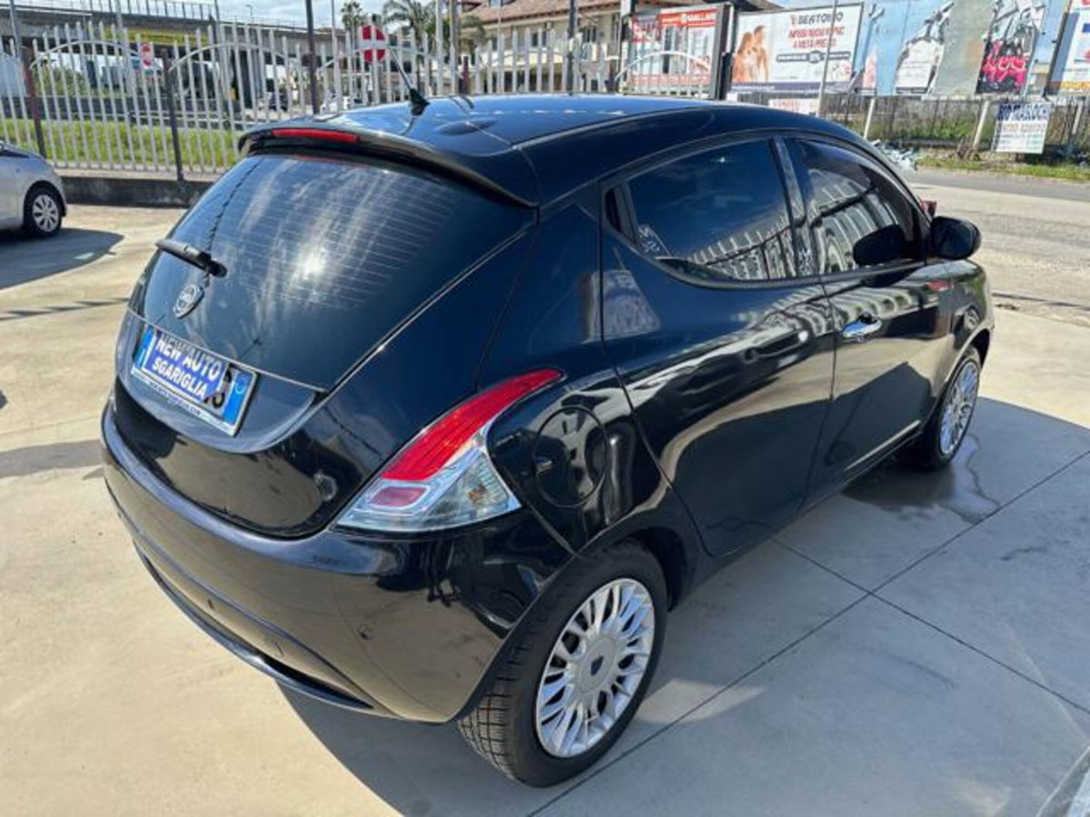 Lancia Ypsilon 1.2 69 CV 5 porte GPL Gold Plus (6)