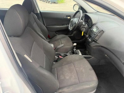 Hyundai i30 1.6 CRDi 90CV 6m. 5p. Limited Edition (11)