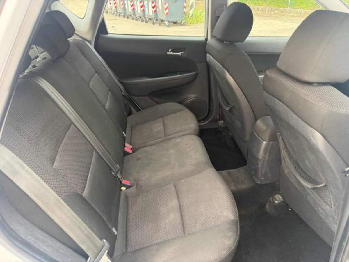 Hyundai i30 1.6 CRDi 90CV 6m. 5p. Limited Edition (12)