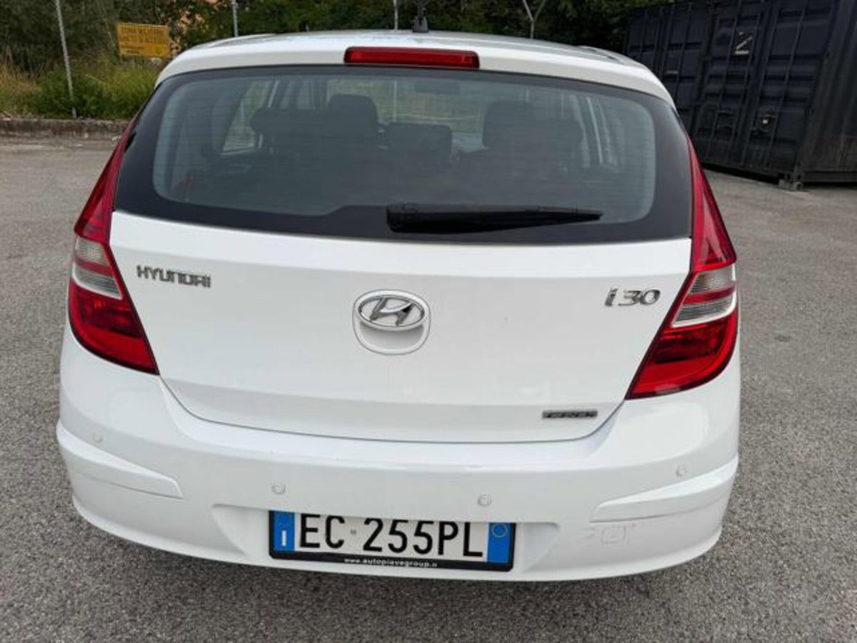 Hyundai i30 1.6 CRDi 90CV 6m. 5p. Limited Edition (14)