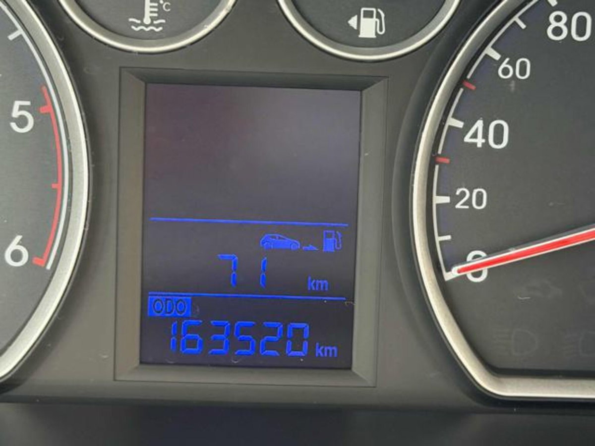 Hyundai i30 1.6 CRDi 90CV 6m. 5p. Limited Edition (16)