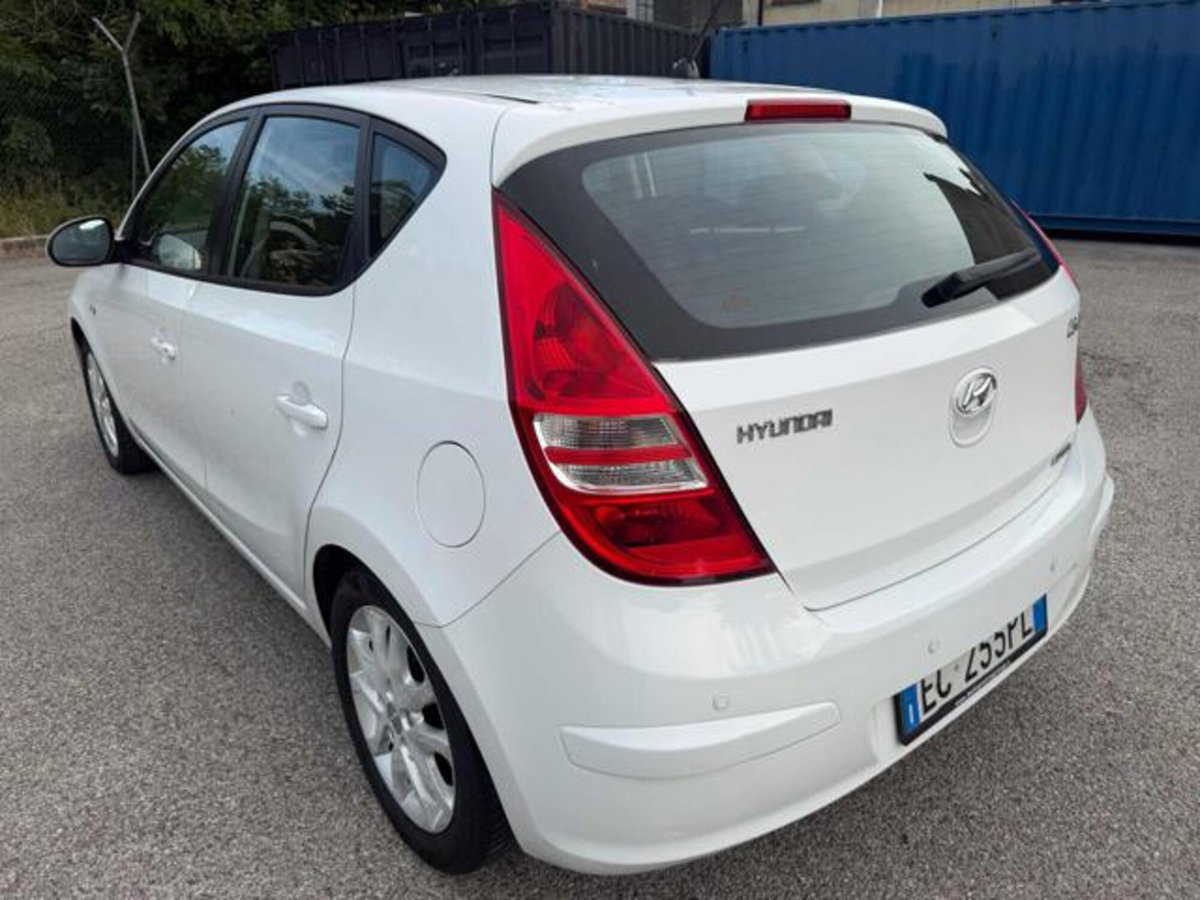 Hyundai i30 1.6 CRDi 90CV 6m. 5p. Limited Edition (18)