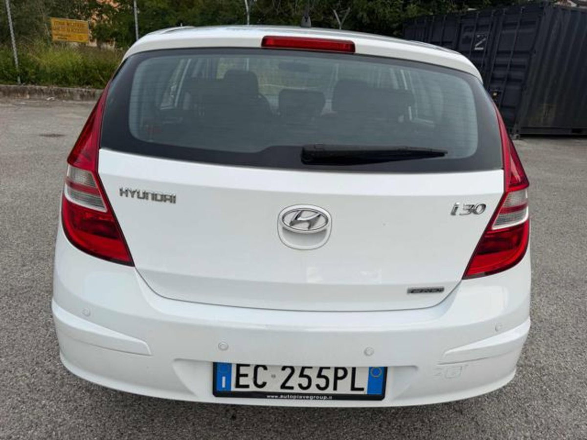 Hyundai i30 1.6 CRDi 90CV 6m. 5p. Limited Edition (19)