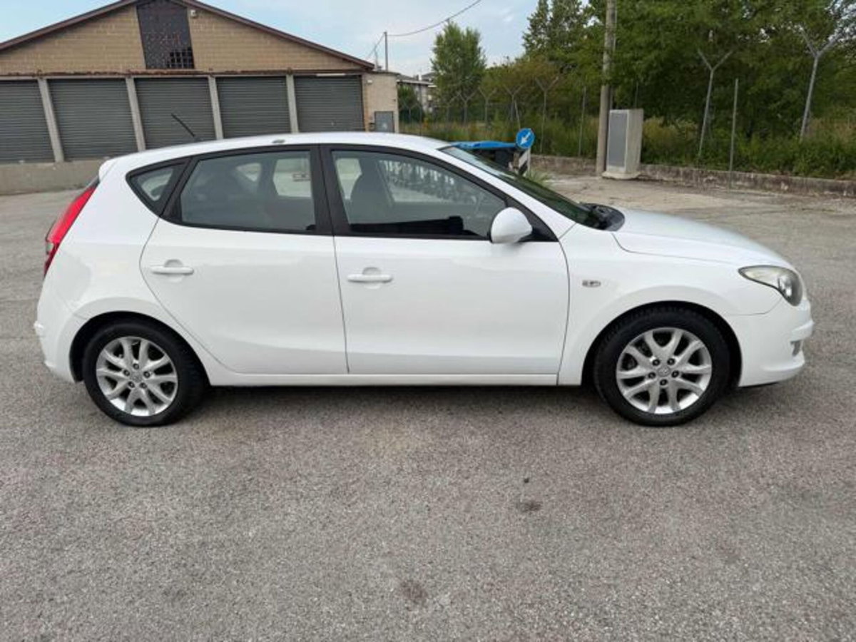 Hyundai i30 1.6 CRDi 90CV 6m. 5p. Limited Edition (4)