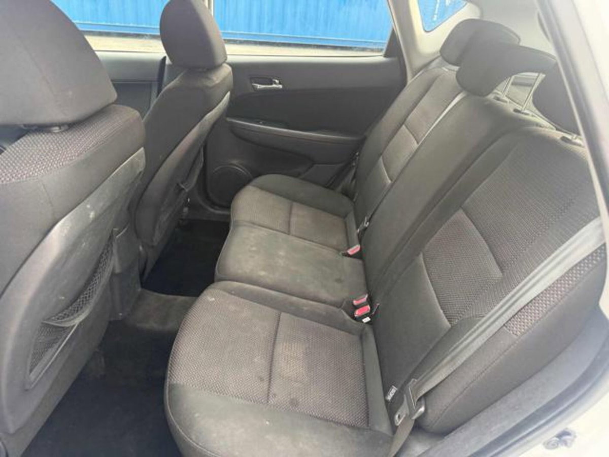 Hyundai i30 1.6 CRDi 90CV 6m. 5p. Limited Edition (6)