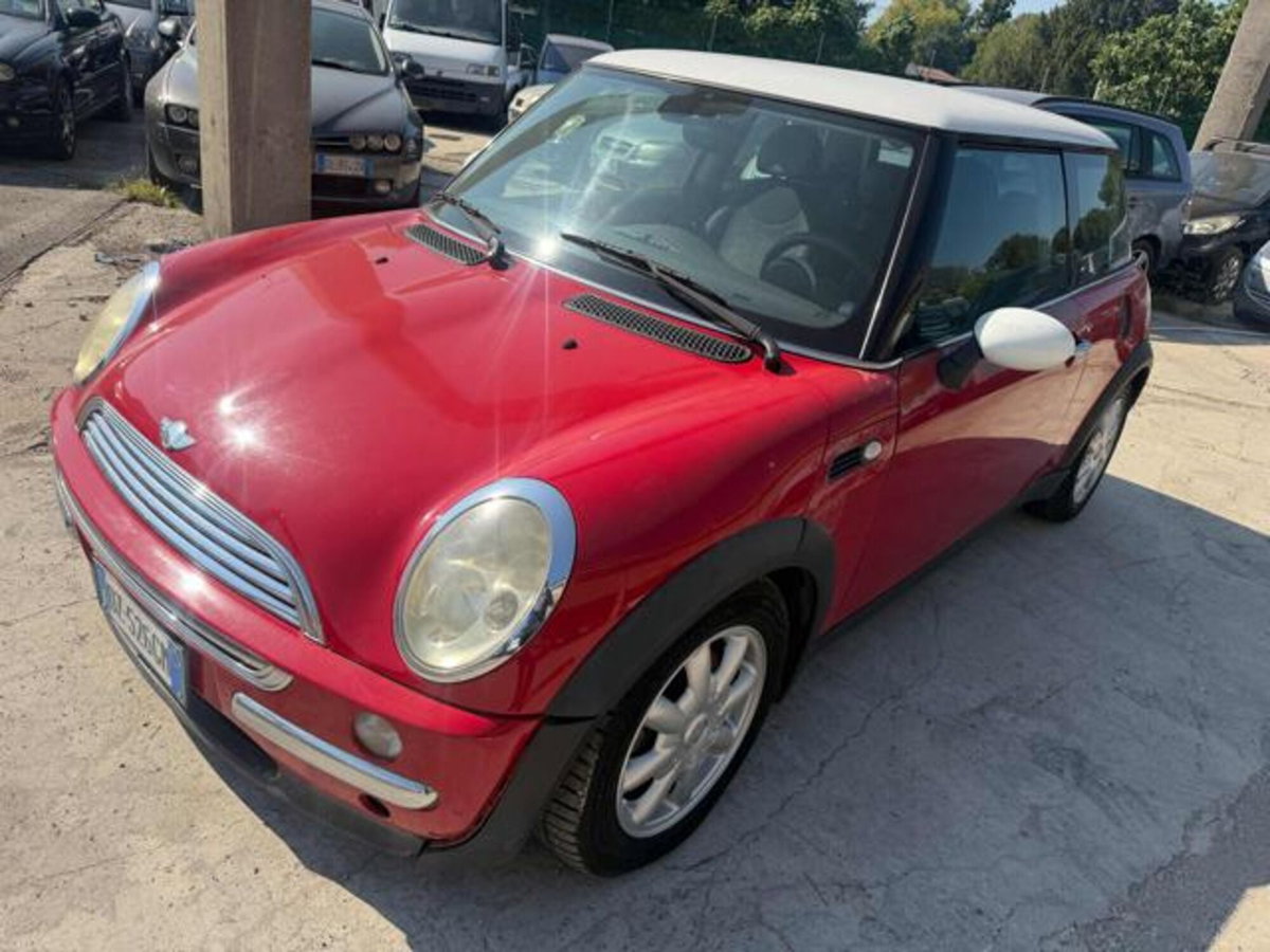 MINI Mini 1.6 16V Cooper (2)