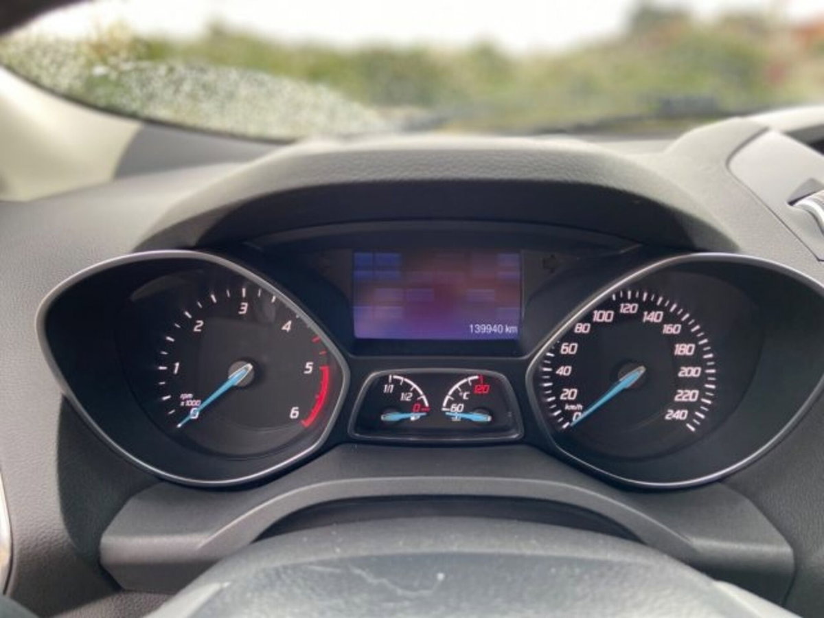 Ford Kuga 2.0 TDCI 120 CV S&S 2WD Titanium (14)