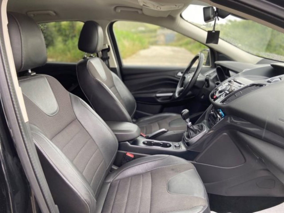 Ford Kuga 2.0 TDCI 120 CV S&S 2WD Titanium (16)