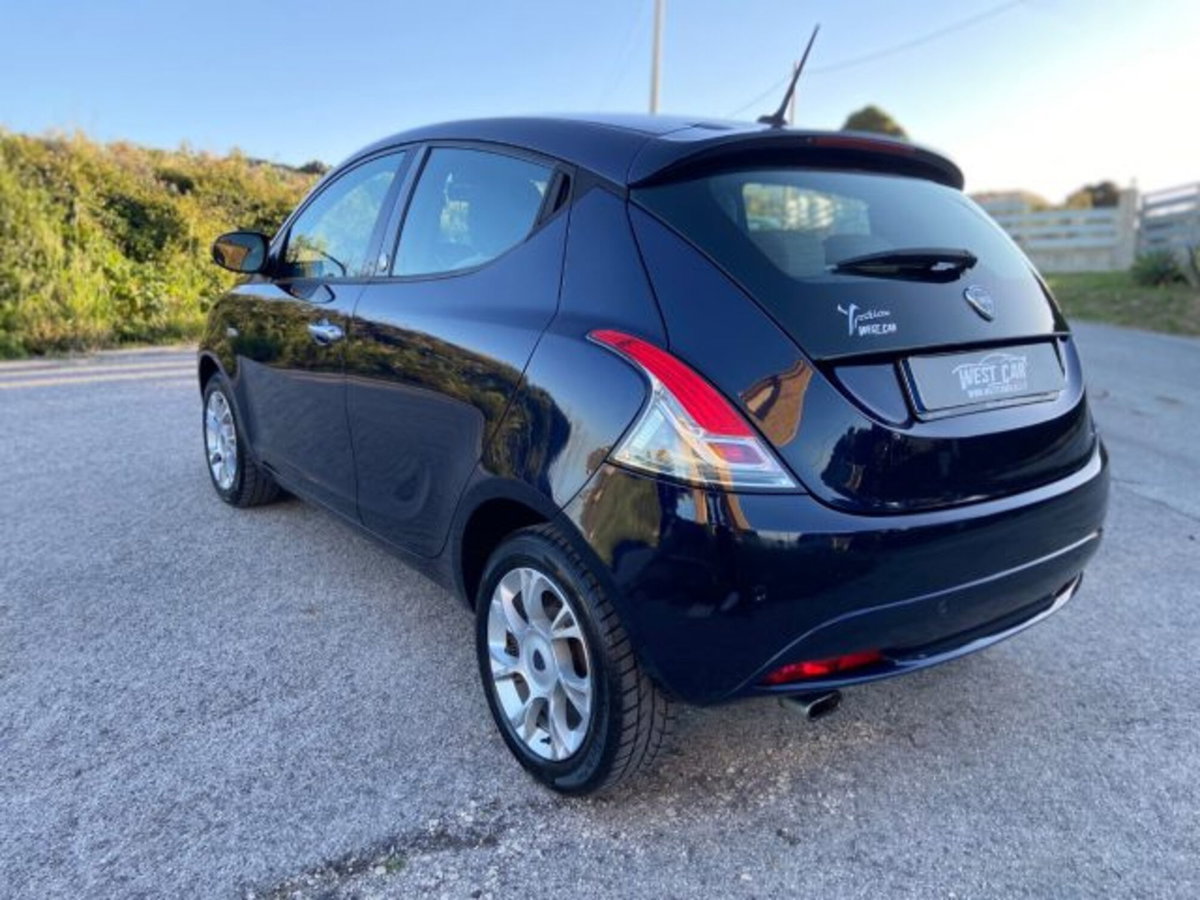 Lancia Ypsilon 1.2 69 CV 5 porte Opening Edition (6)