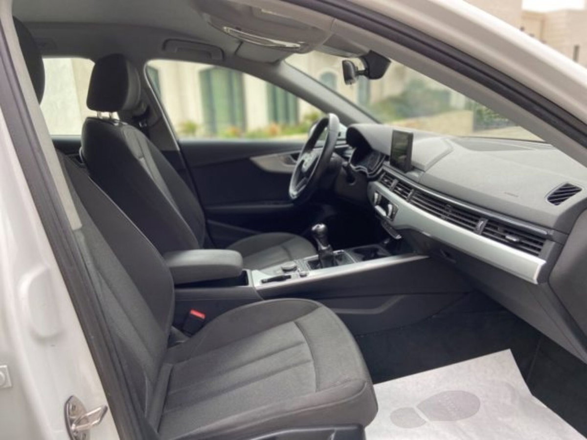 Audi A4 Avant 2.0 TDI 150 CV ultra Business (18)