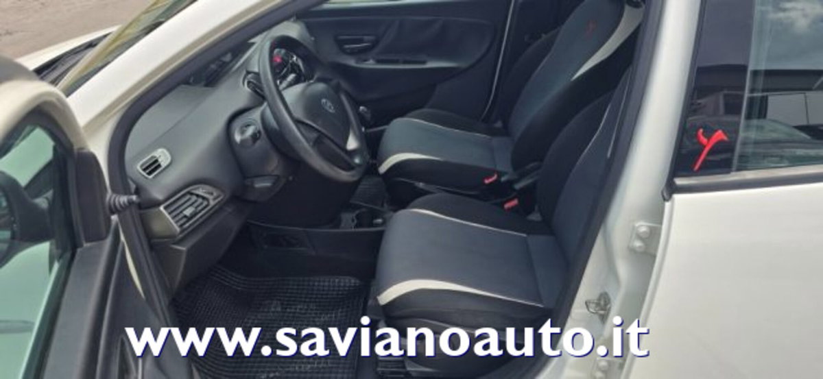 Lancia Ypsilon 1.2 69 CV 5 porte Elefantino (5)