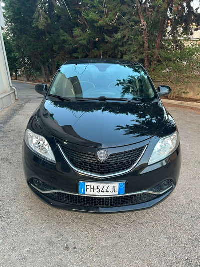 Lancia Ypsilon 1.2 69 CV 5 porte Gold (3)
