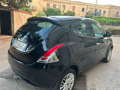 Lancia Ypsilon 1.2 69 CV 5 porte Gold (4)
