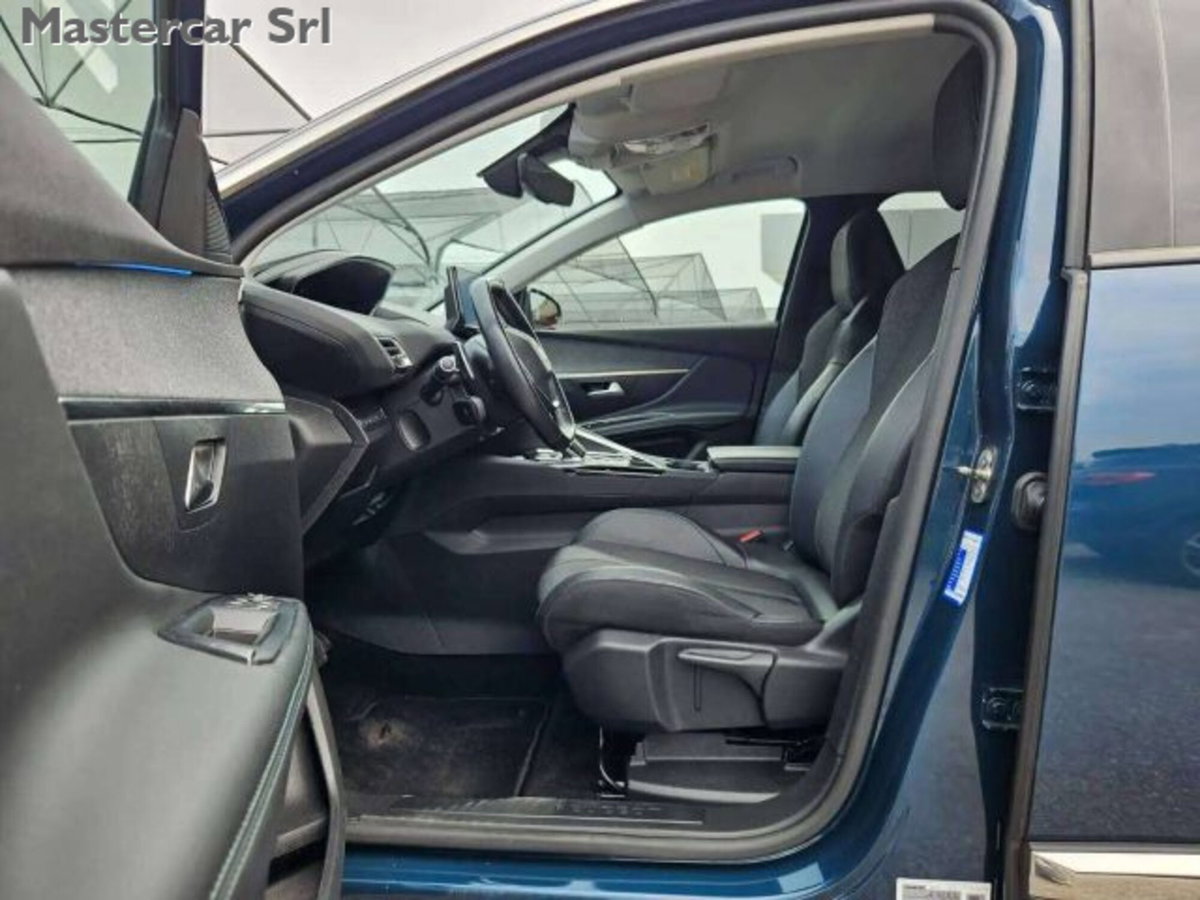 Peugeot 3008 Hybrid 225 e-EAT8 Allure Pack (11)
