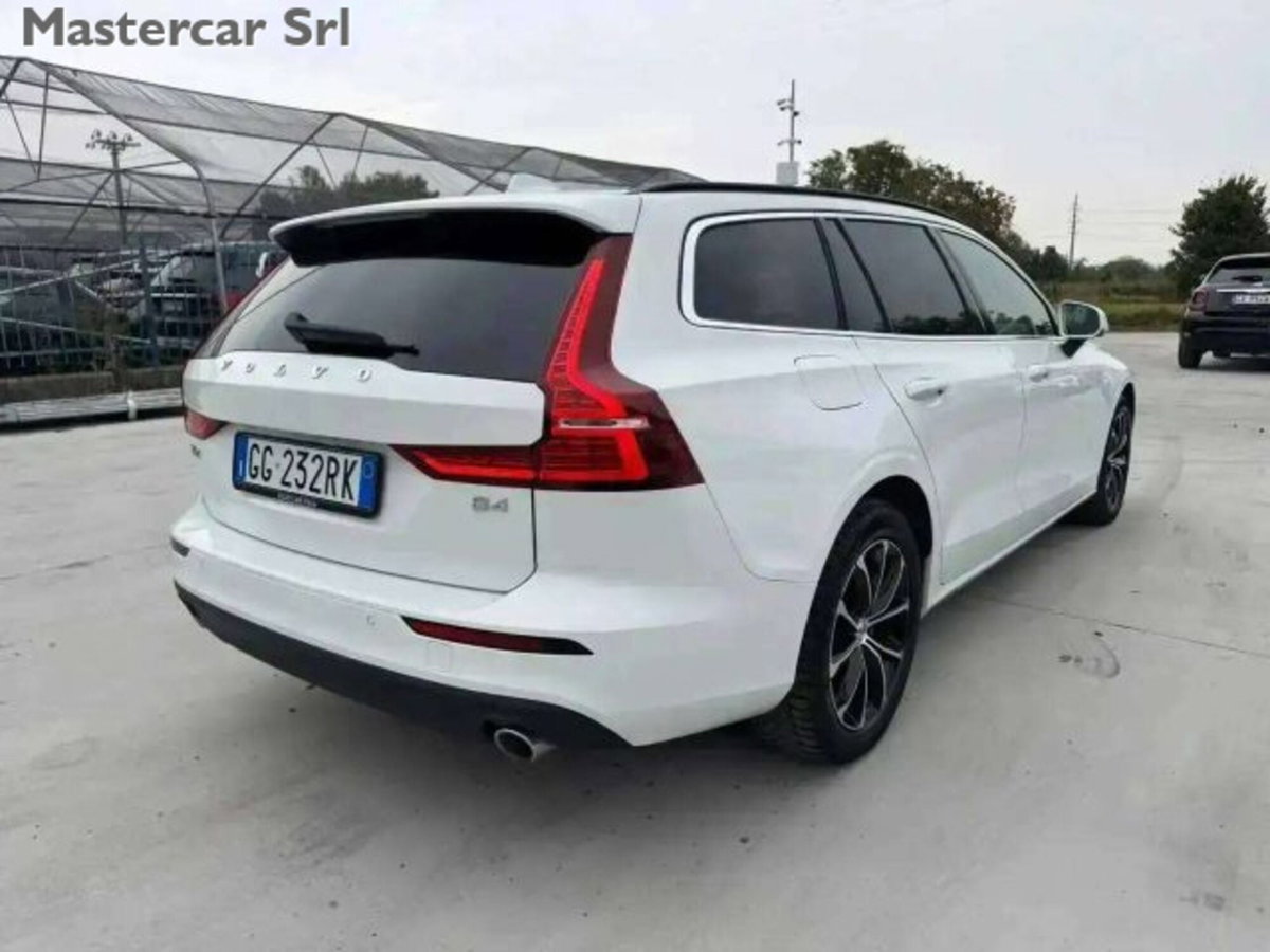 Volvo V60 B4 (d) Geartronic Momentum Business Pro (6)