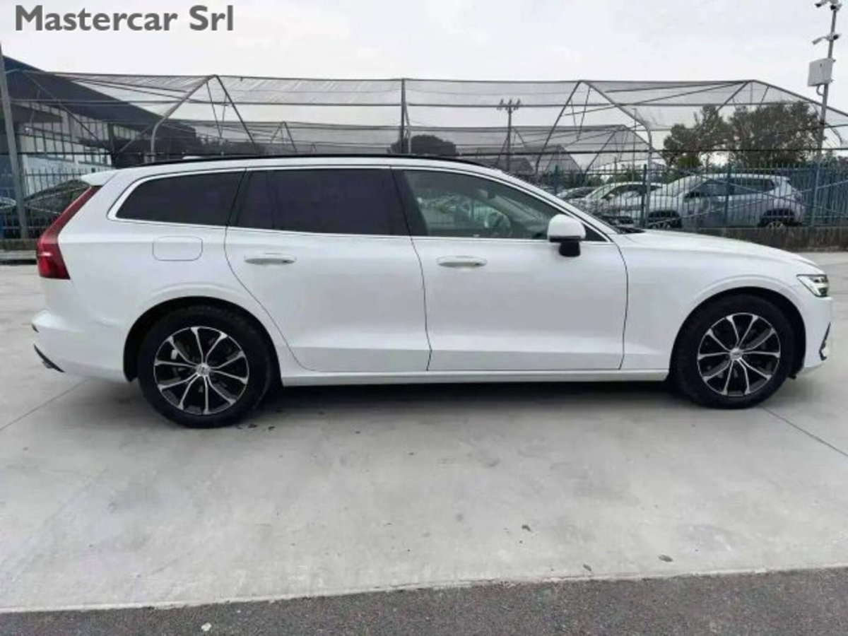 Volvo V60 B4 (d) Geartronic Momentum Business Pro (7)