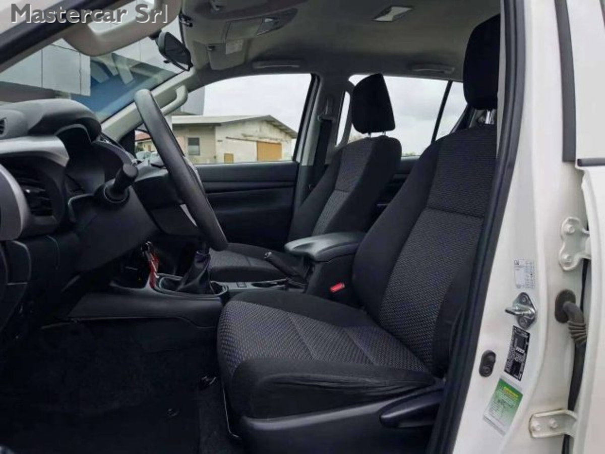 Toyota Hilux 2.D-4D 4WD porte Double Cab Comfort (10)