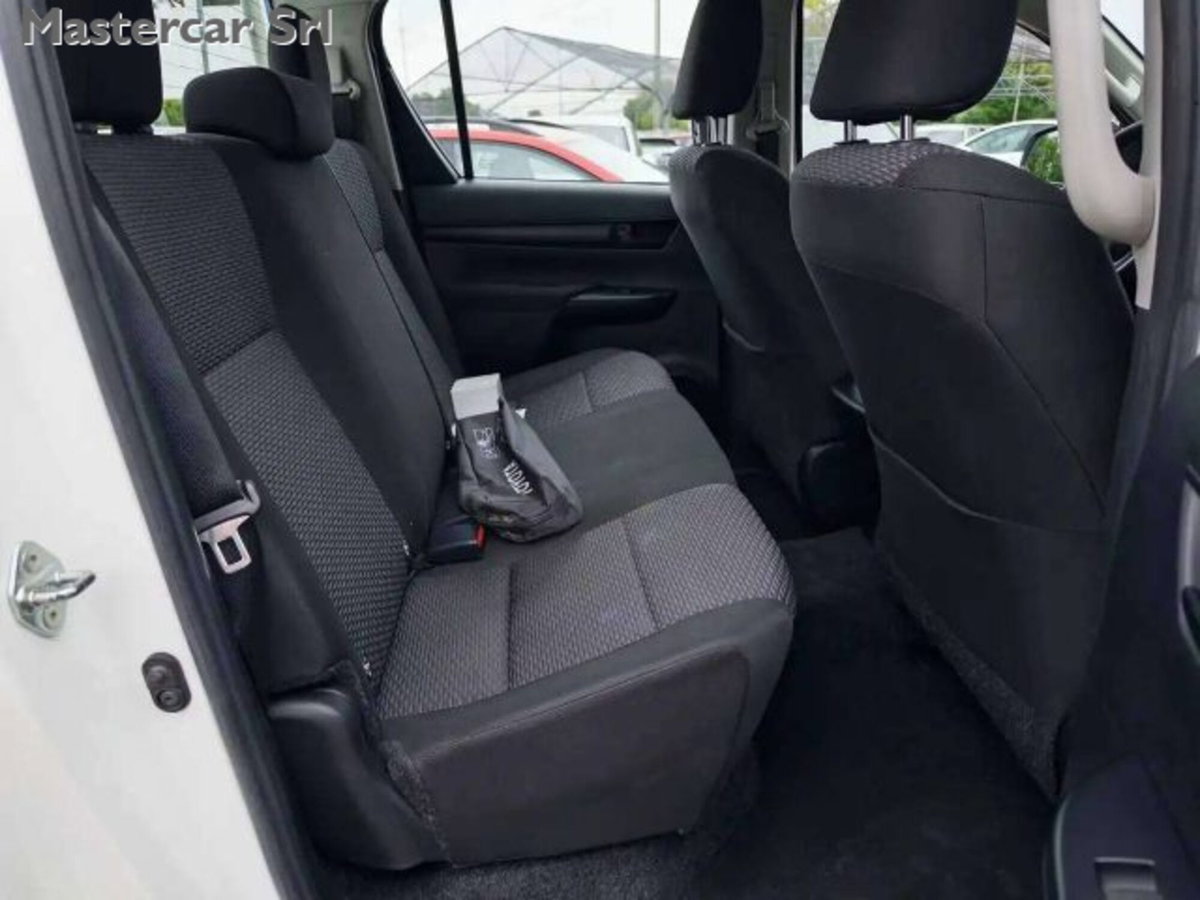 Toyota Hilux 2.D-4D 4WD porte Double Cab Comfort (11)