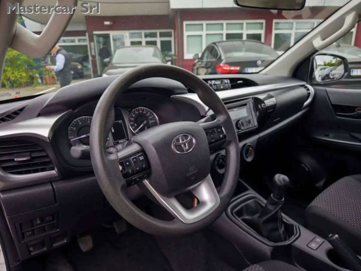 Toyota Hilux 2.D-4D 4WD porte Double Cab Comfort (13)