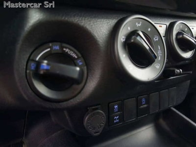 Toyota Hilux 2.D-4D 4WD porte Double Cab Comfort (14)
