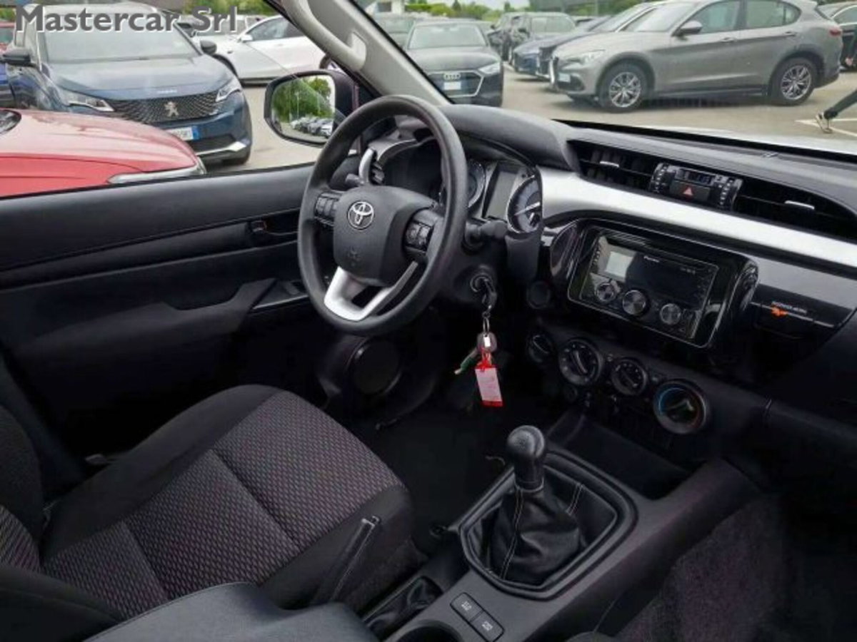 Toyota Hilux 2.D-4D 4WD porte Double Cab Comfort (8)
