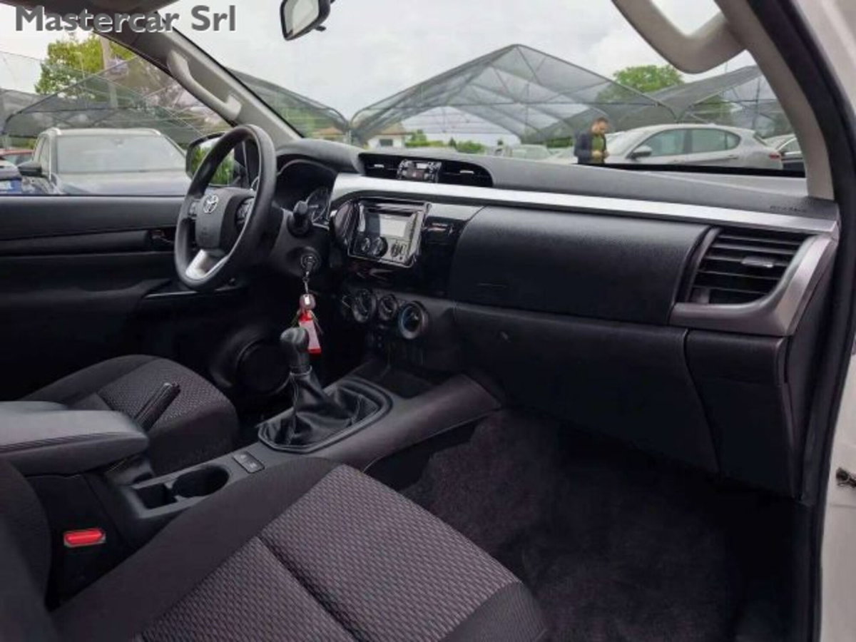Toyota Hilux 2.D-4D 4WD porte Double Cab Comfort (9)