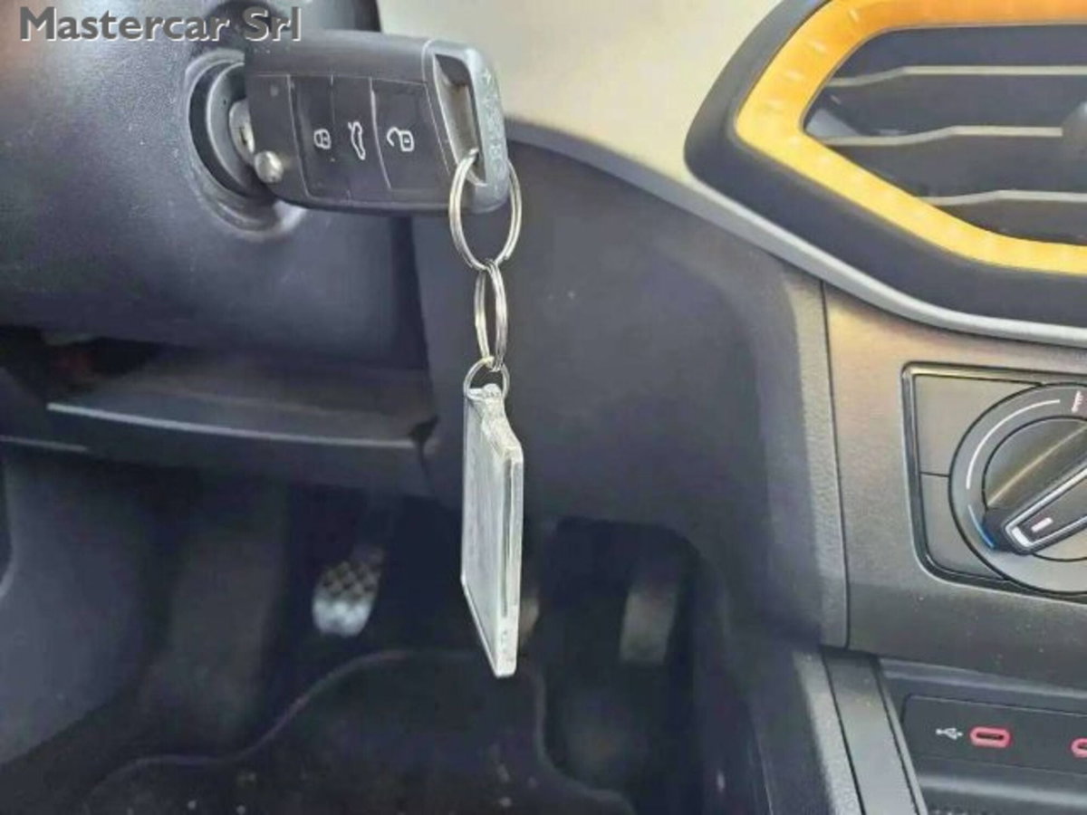 SEAT Ibiza 1.0 mpi Business 80cv (12)