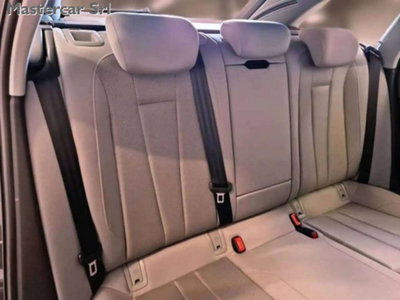 Audi A4 Avant 2.0 TDI 150 CV quattro Business (9)