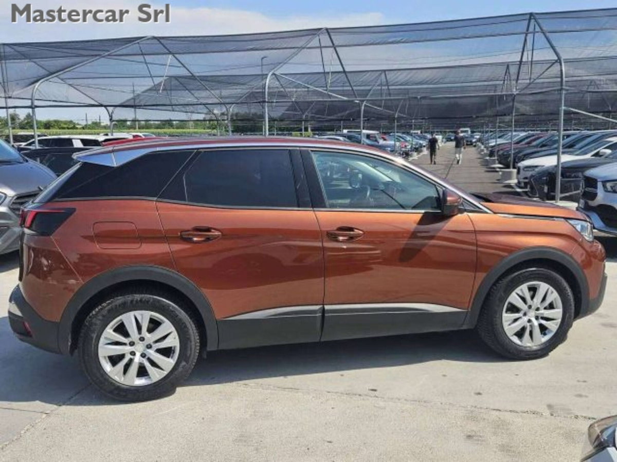 Peugeot 3008 BlueHDi 130 S&S EAT8 Business (4)