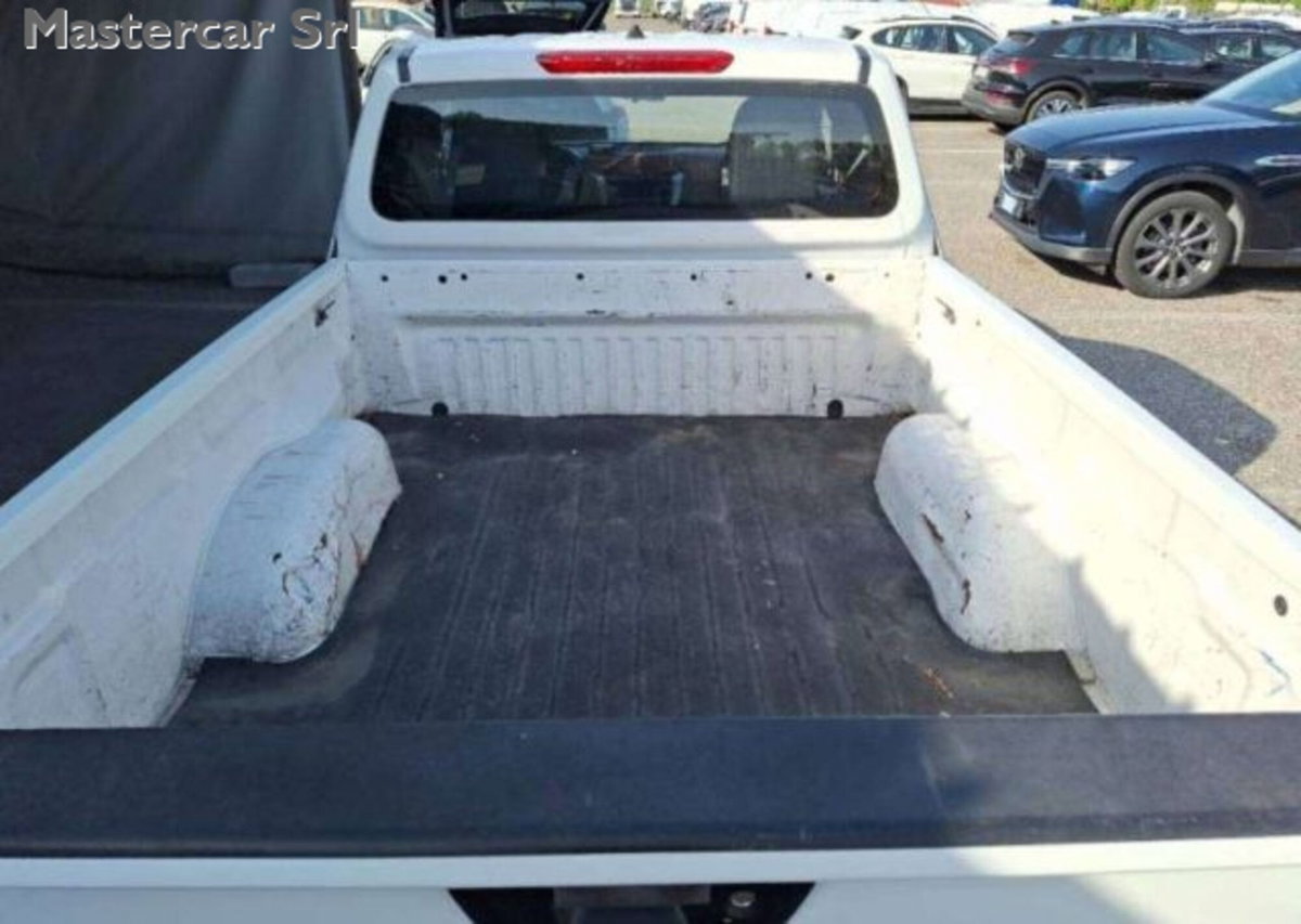 Nissan Navara 2.3 dCi 4WD King Cab Acenta (10)