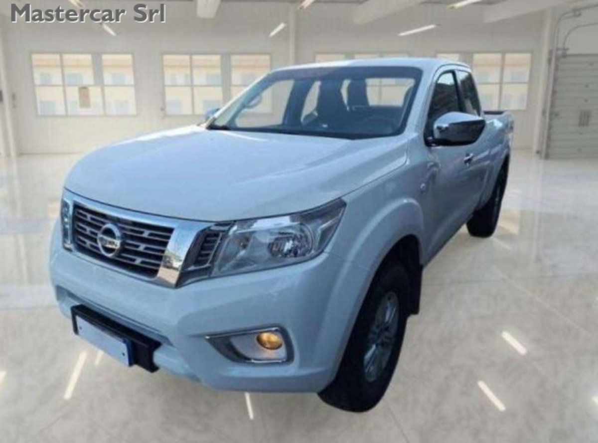 Nissan Navara 2.3 dCi 4WD King Cab Acenta (2)