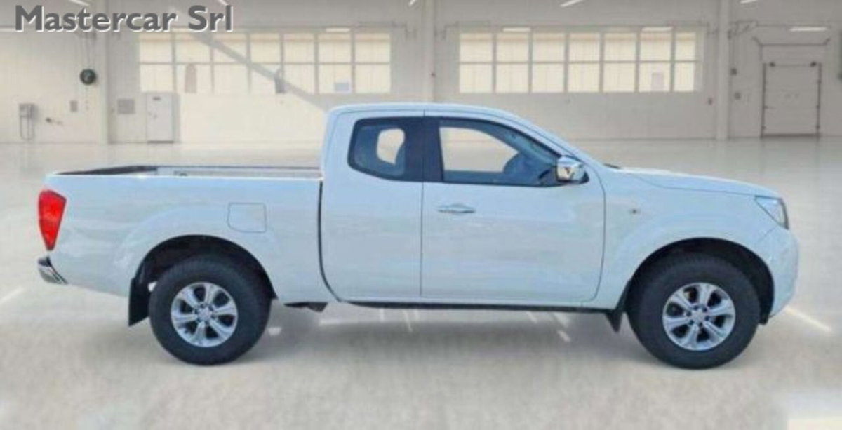 Nissan Navara 2.3 dCi 4WD King Cab Acenta (5)