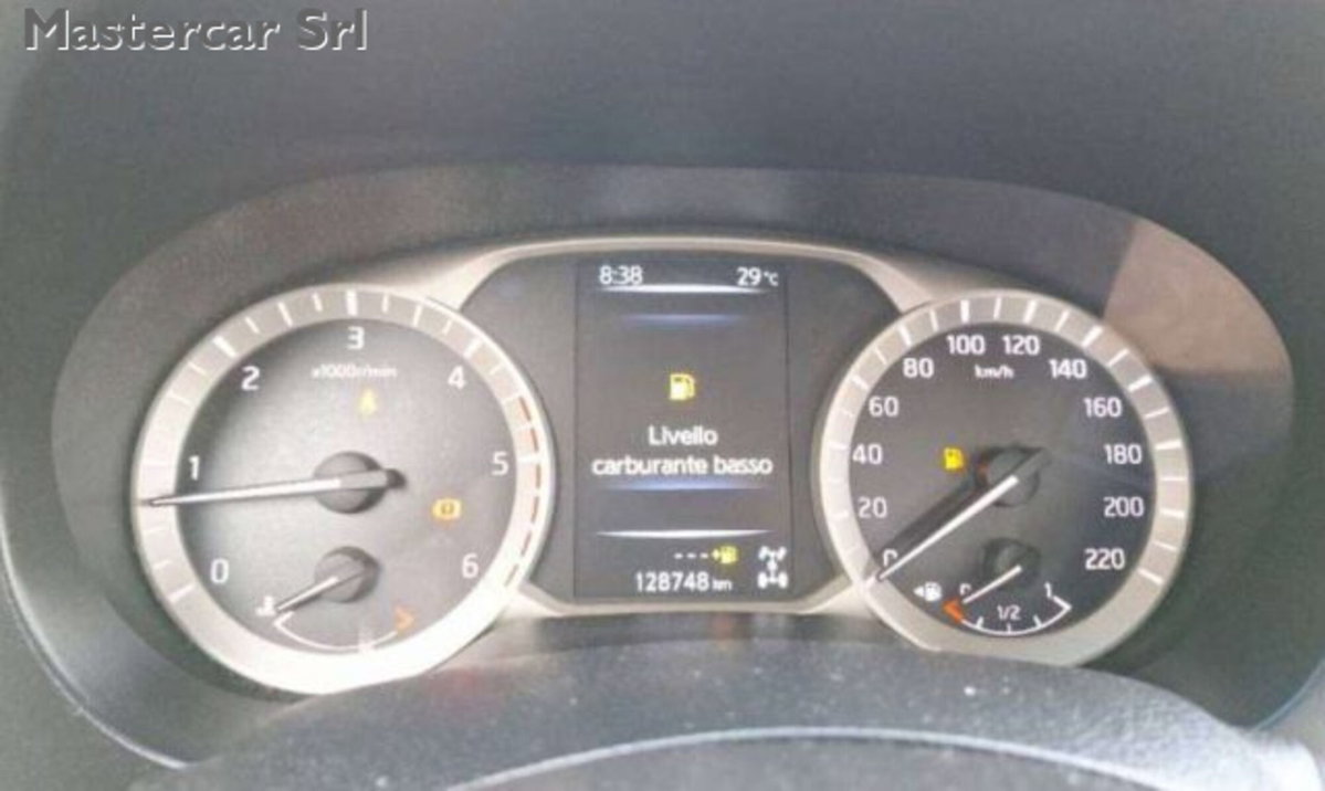 Nissan Navara 2.3 dCi 4WD King Cab Acenta (9)