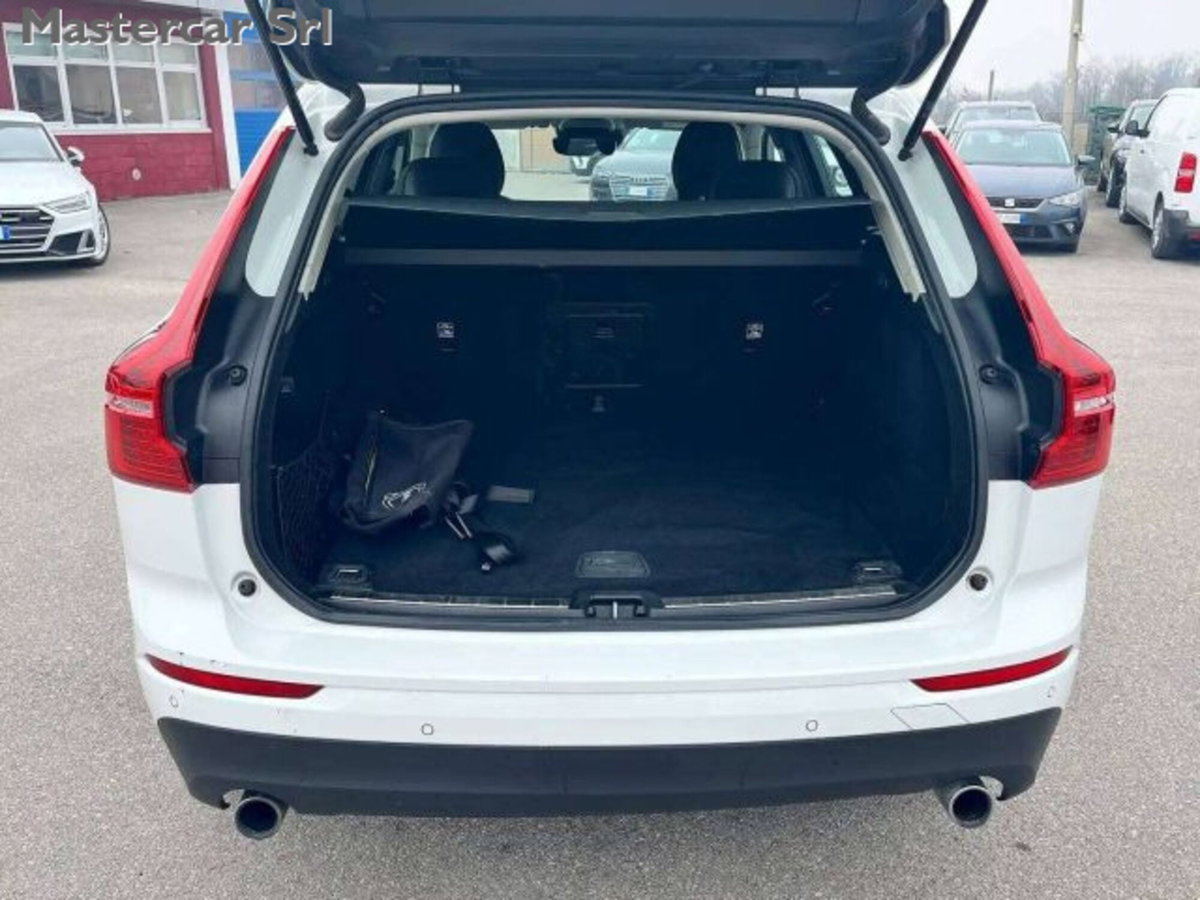 Volvo XC60 2.0 b4 Essential auto (14)