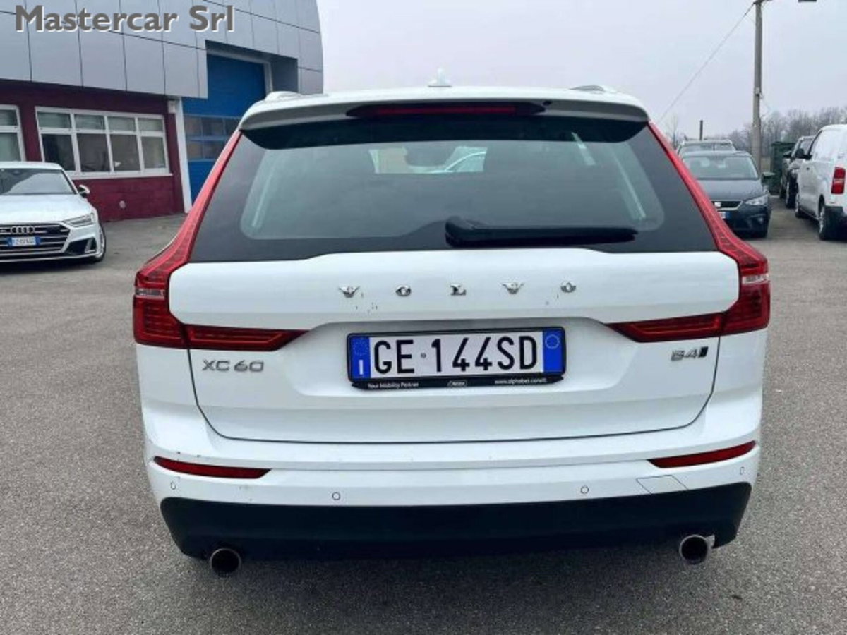 Volvo XC60 2.0 b4 Essential auto (5)
