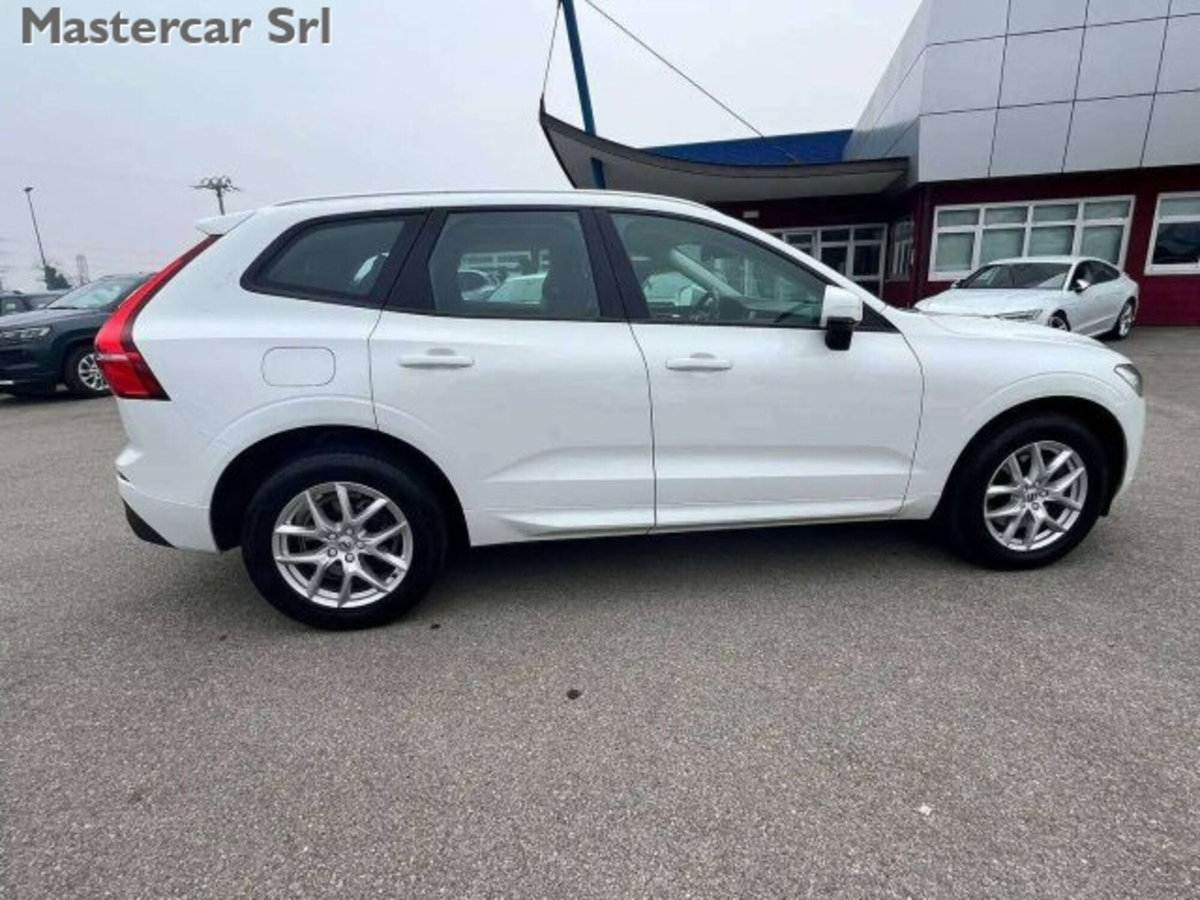 Volvo XC60 2.0 b4 Essential auto (7)
