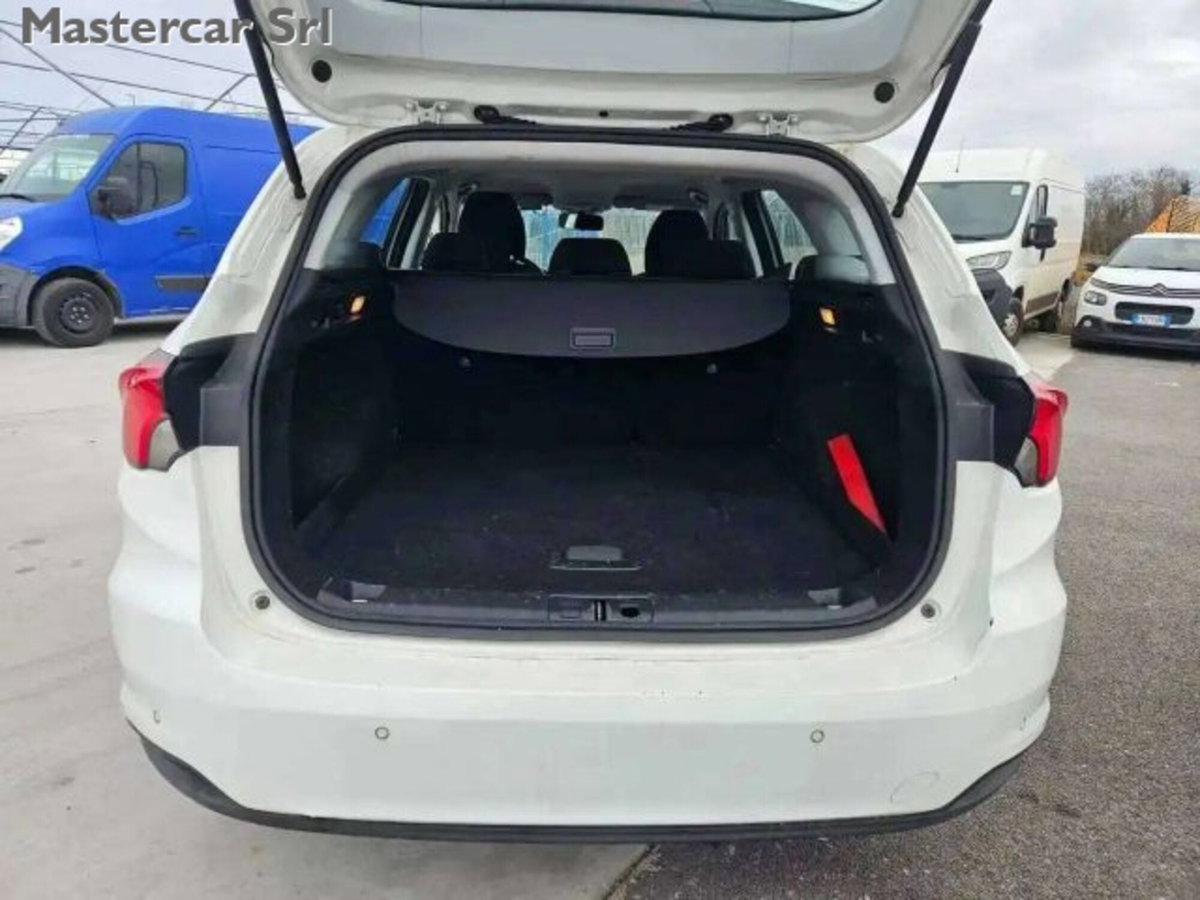 Fiat Tipo Station Wagon Tipo 1.6 Mjt S&S SW Lounge (14)