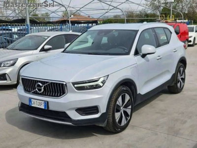 Volvo XC40 T4 Recharge Plug-in Hybrid Inscription (2)